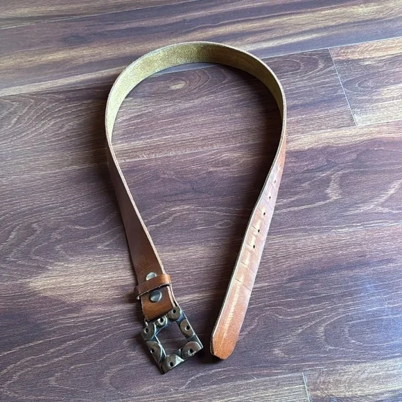 Brown Leather Belt with Metal Buckle - Picture 2 of 8